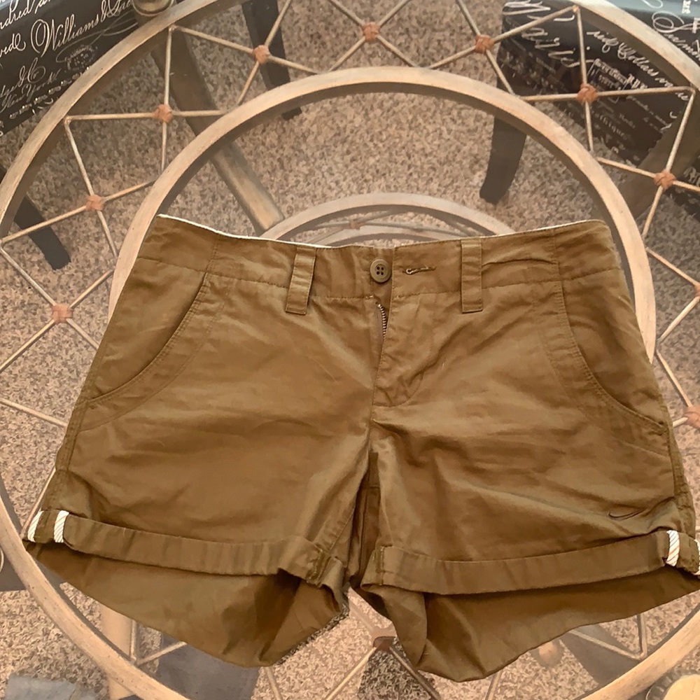 Nike golf shorts. Size 4 fit like a 2
